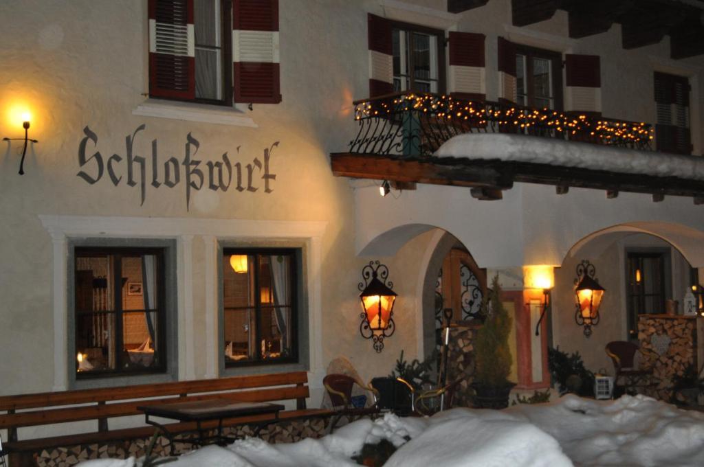 Hotel Schlosswirt Großkirchheim Exterior foto